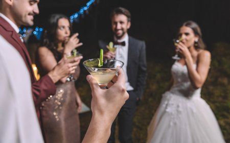 3 Affordable and Healthy Cocktail Wedding Snacks to Impress Your Guests